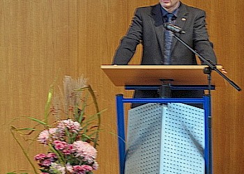 Präsident der HS, Prof. Dr. Mudra, bei der Begrüßung zur 25 Jahrfeier BIS; Foto: BIS LU
